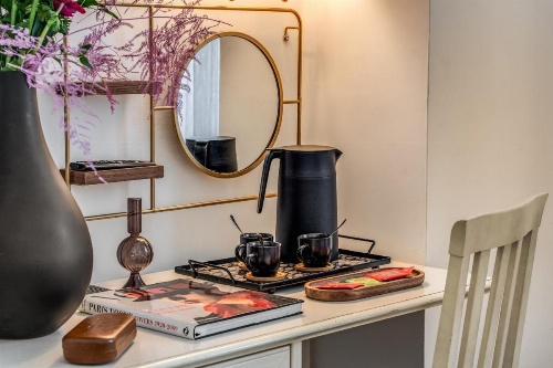 Baboon Room image 20