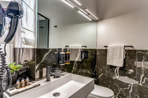 Baboon Room image 22