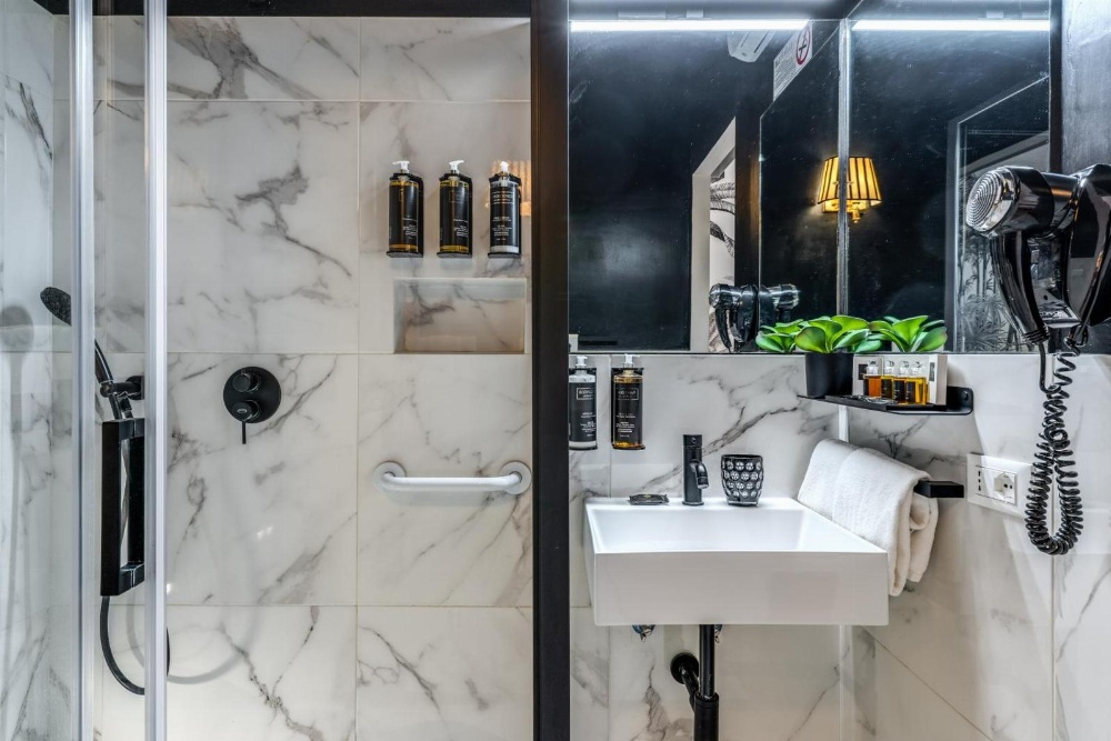 Baboon Room Main image