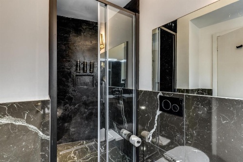 Baboon Room image 31