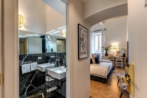 Baboon Room image 34